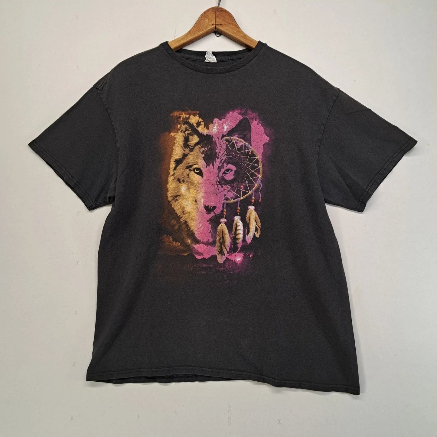 Vintage Y2K Wolf Dreamcatcher Graphic T Shirt Black Delta Tag Large Unisex T-shirt, Sweatshirt, Hoodie, Long Sleeve Tee - T-Shirt, Sweatshirt, Hoodie