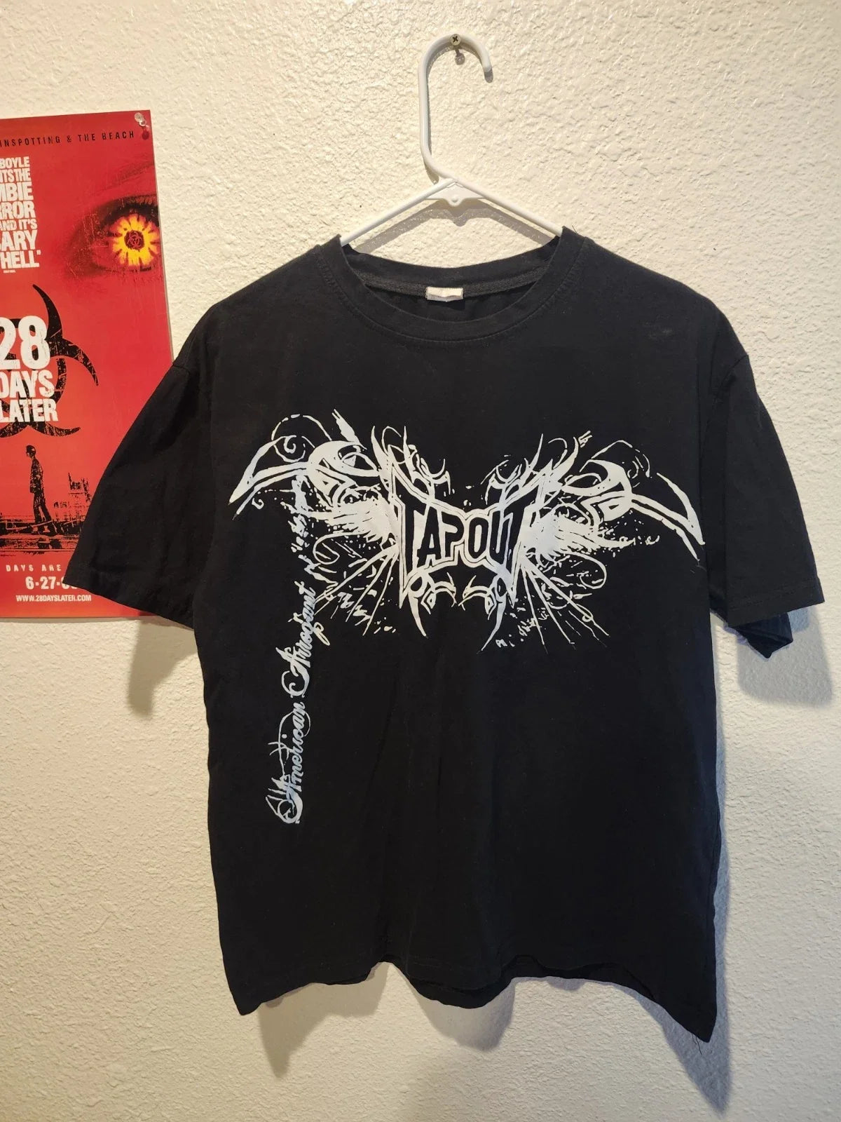 Tapout Vintage Y2K Black and White T-Shirt Unisex T-shirt, Sweatshirt, Hoodie, Long Sleeve Tee - T-Shirt, Sweatshirt, Hoodie