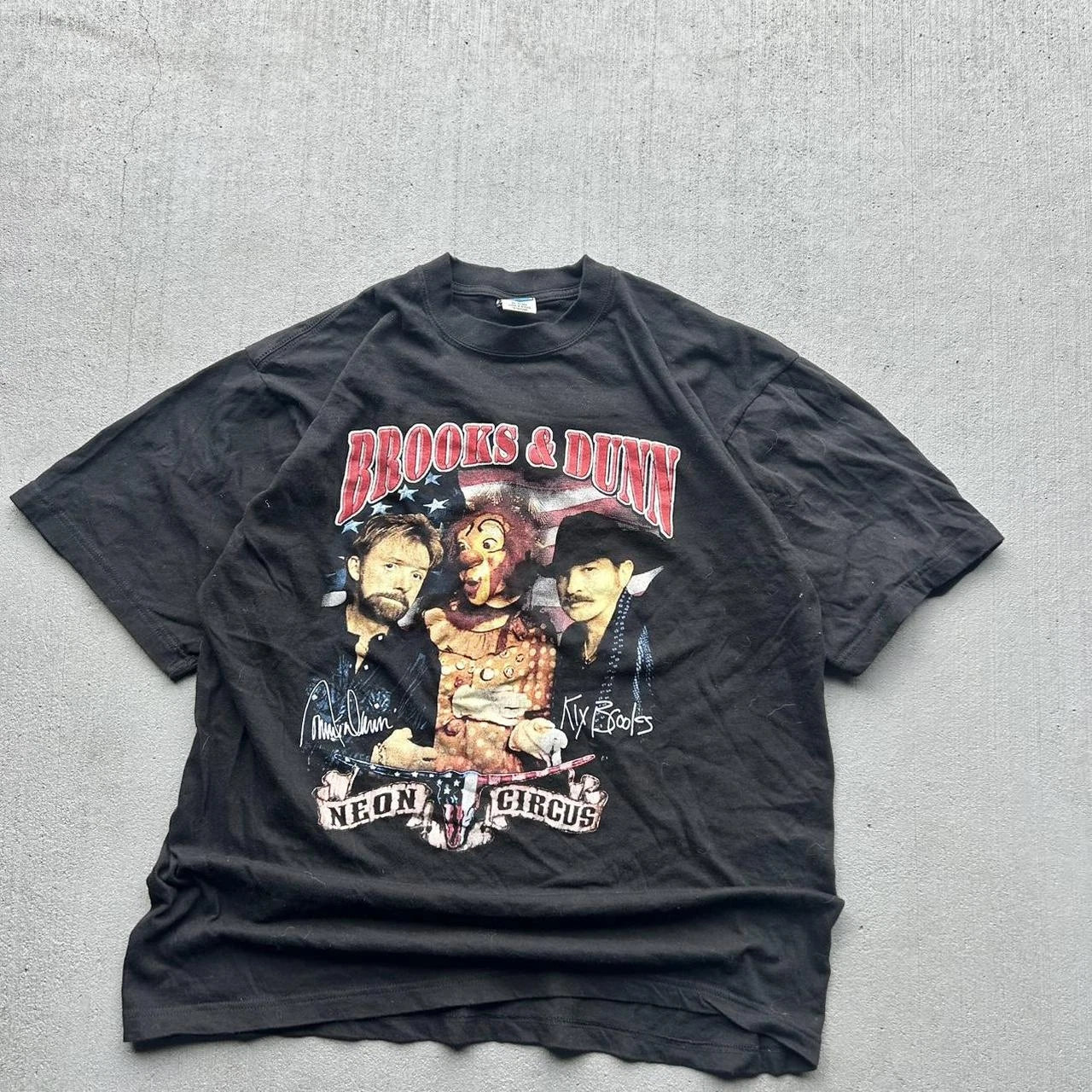 Vintage 2003 Brooks and Dunn Black T-Shirt Y2K Country Music Band Tee S-5XL Unisex T-shirt, Sweatshirt, Hoodie, Long Sleeve Tee - T-Shirt, Sweatshirt, Hoodie