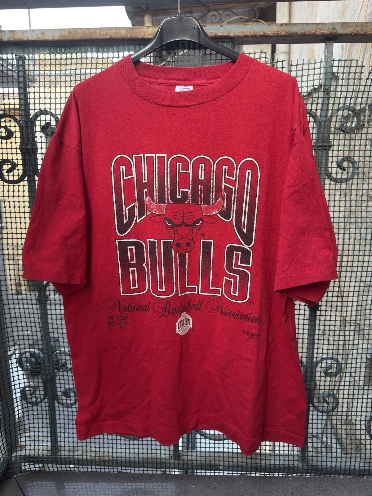 Vintage 90s Chicago Bulls Basketball Logo 7 T-Shirt Size XL NBA Made In Usa Unisex T-shirt, Sweatshirt, Hoodie, Long Sleeve Tee - T-Shirt, Sweatshirt, Hoodie