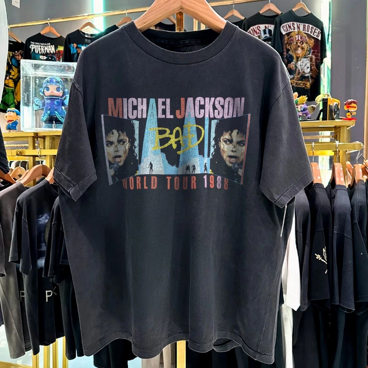 1988 Michael Jackson Bad World Tour Aged T-Shirt Black M Unisex T-shirt, Sweatshirt, Hoodie, Long Sleeve Tee - T-Shirt, Sweatshirt, Hoodie